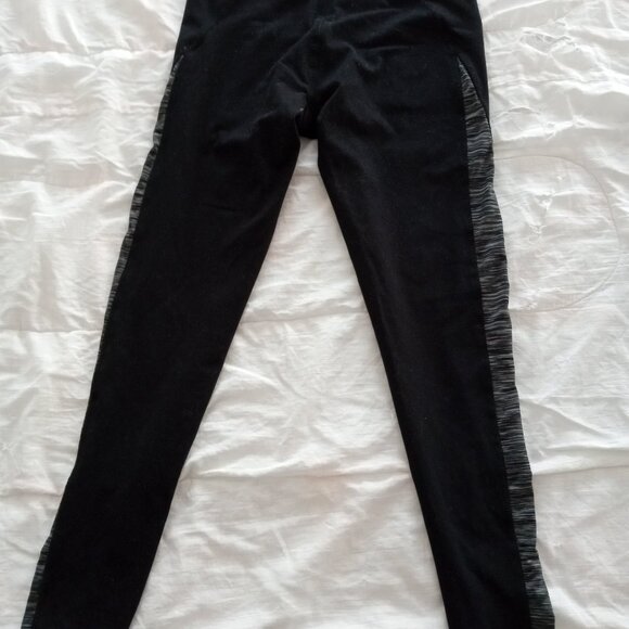 Sculpting Anatomy for Women Book, Resistance Band & 2 Leggings Bundle - Picture 9 of 12